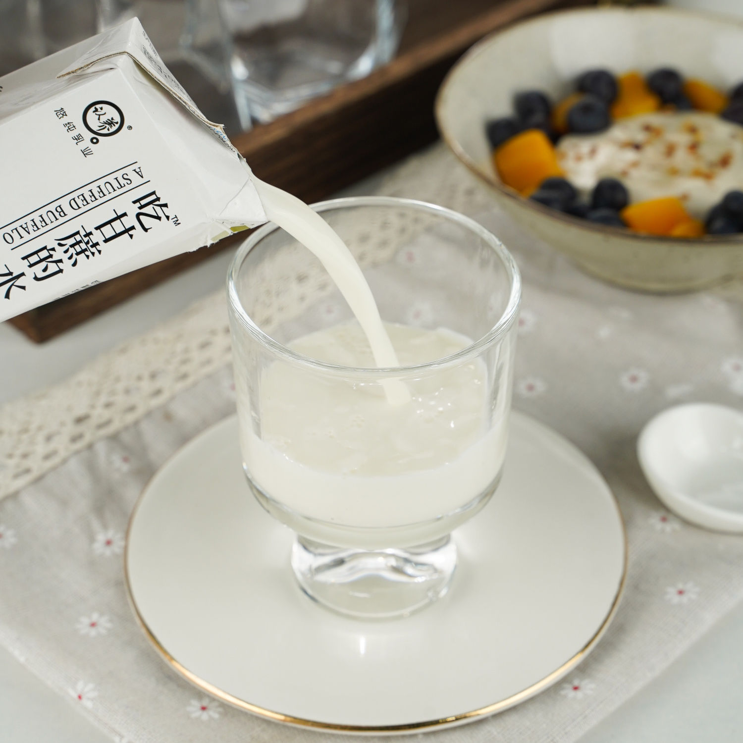 拼多多 88 认养 吃甘蔗水牛奶200g*10盒*3箱 需叠加10元礼金 配料表只有生牛乳 - 线报酷